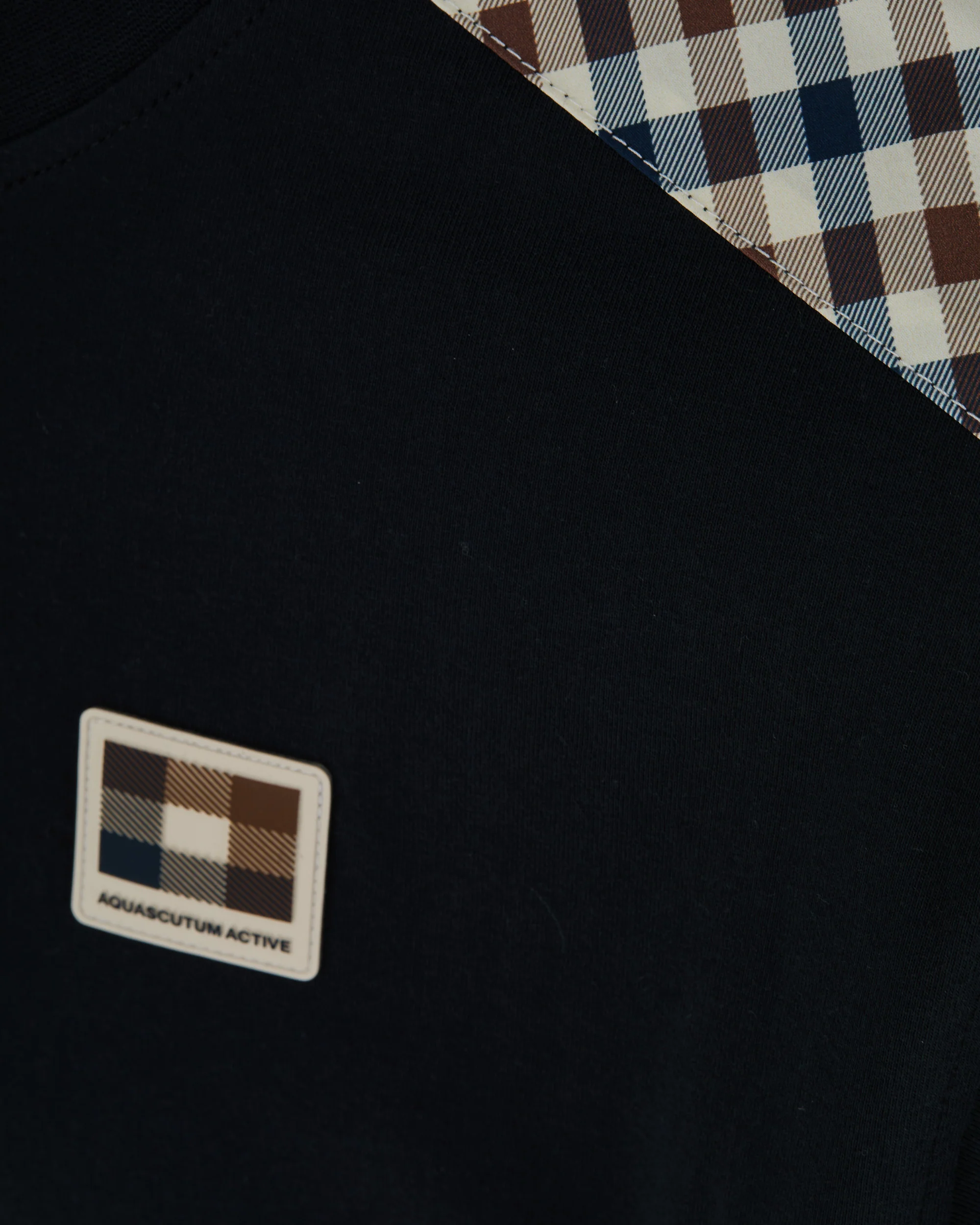 Aquascutum-Active-AA_B006_TS005-BLACK-UKFASHION-detail