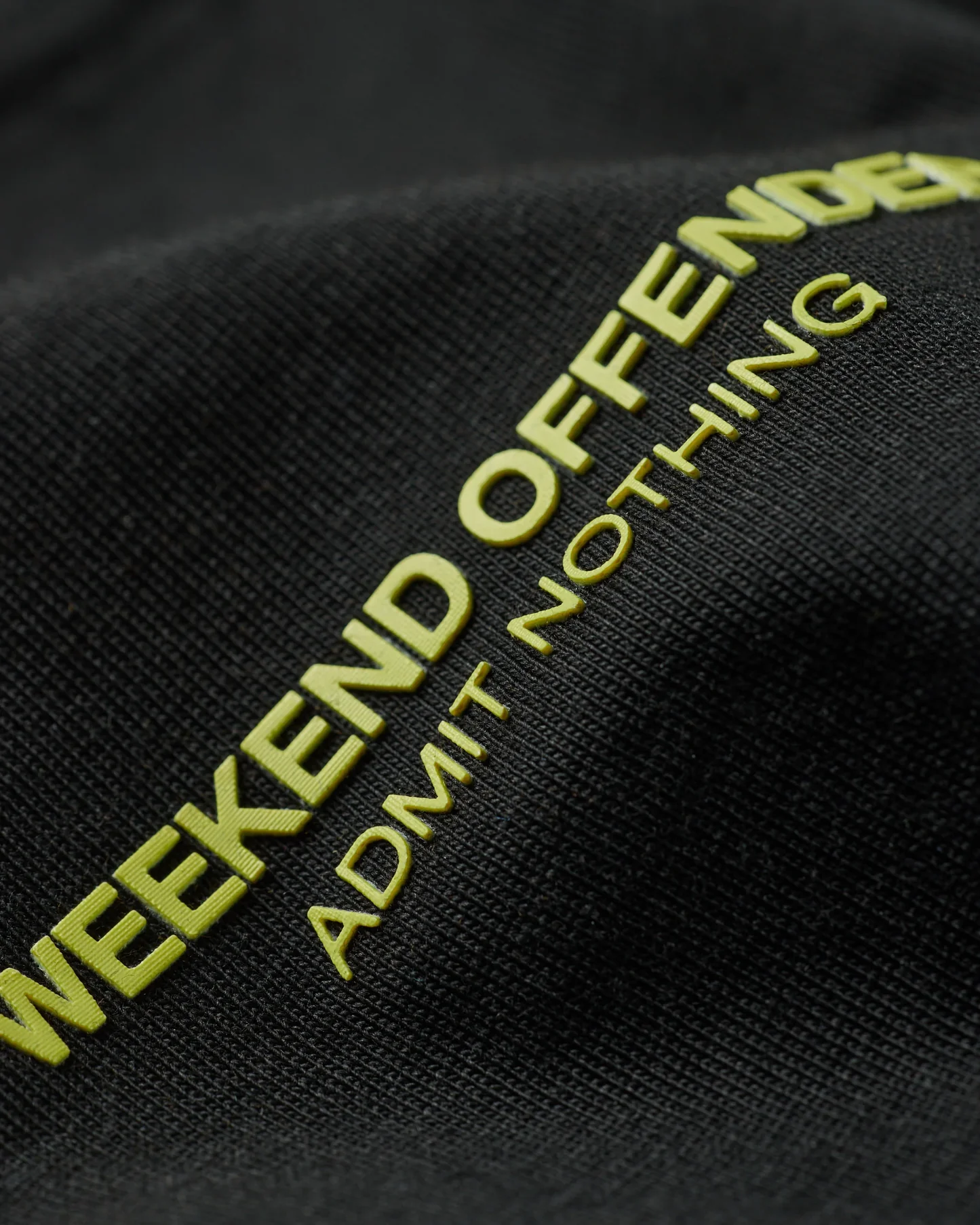 WEEKEND-OFFENDER-TS1A02-MILLERGROVE-BLACK-PERIDOT-UKFASHION-01